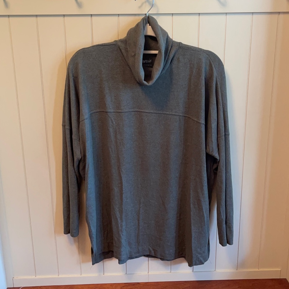 Aerie loose fitting turtle neck lounge sweater
